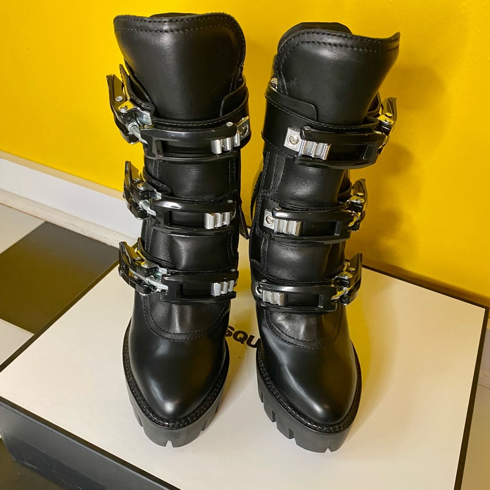 DSQUARED2 Abrasivato Nero Ankle Boots with receipt + packaging 🗃️ LIKE NEW 🗃️ - Picture 4 of 14